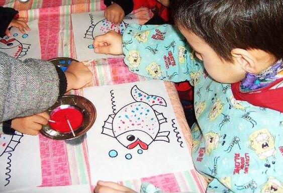 幼儿园可爱的小鱼教案3
