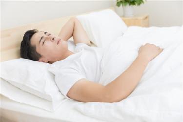 裸睡会得肩周炎吗 肩周炎跟裸睡有关系吗？3