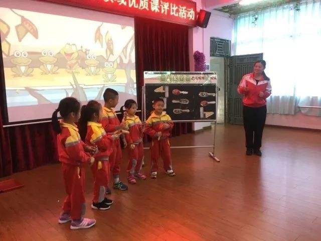 小班音乐快跳起来教案2