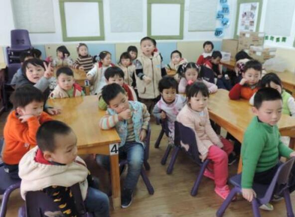 中班马路边的数字教案2