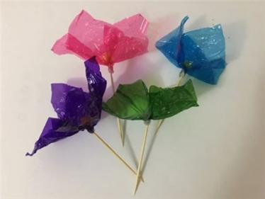 儿童节玻璃糖果纸花朵手工制作6