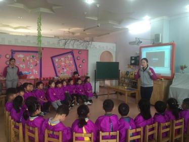 中班美术五彩缤纷的烟花教案3