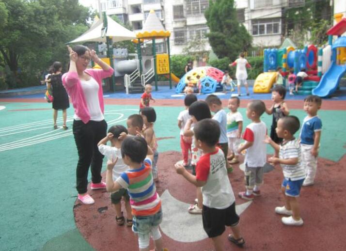 幼儿园小兔跳跳跳教案4