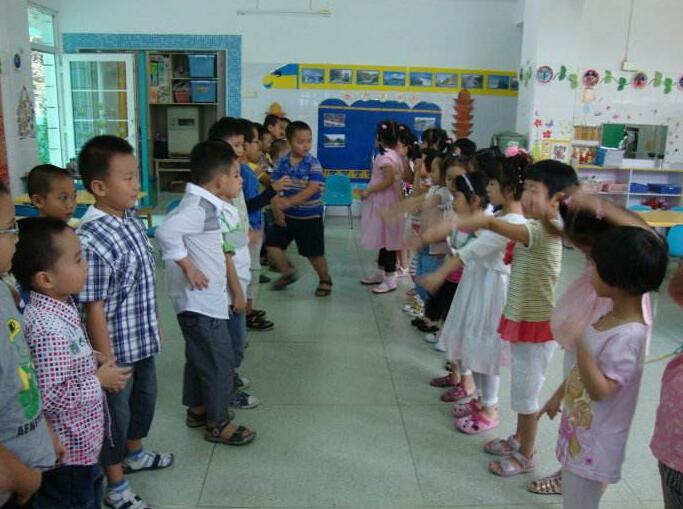 小班音乐兔子和狼教案6 小班音乐兔子和狼教案6