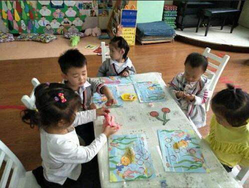 幼儿园快乐的泡泡教案1