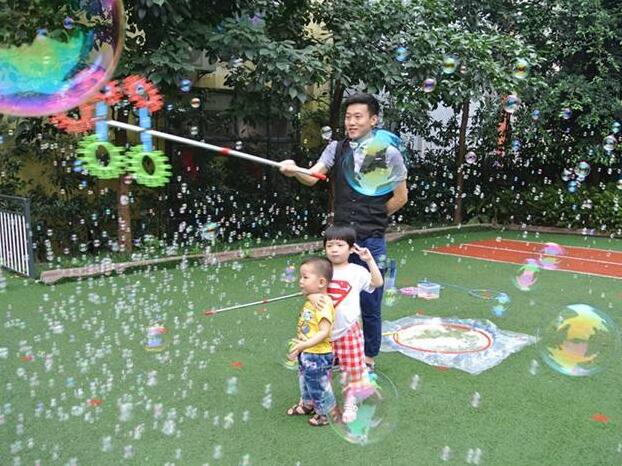 幼儿园快乐的泡泡教案2