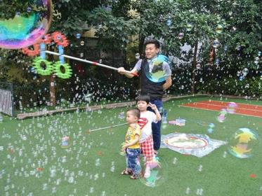 幼儿园快乐的泡泡教案2