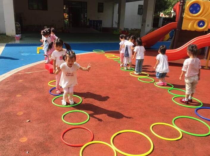 小班小兔子跳跳教案2