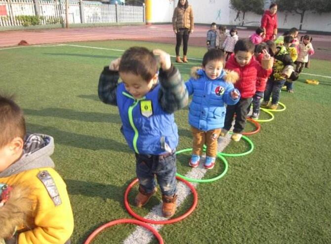 小班小兔子跳跳教案3
