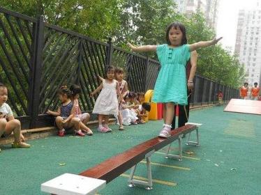 幼儿园平衡台教案1