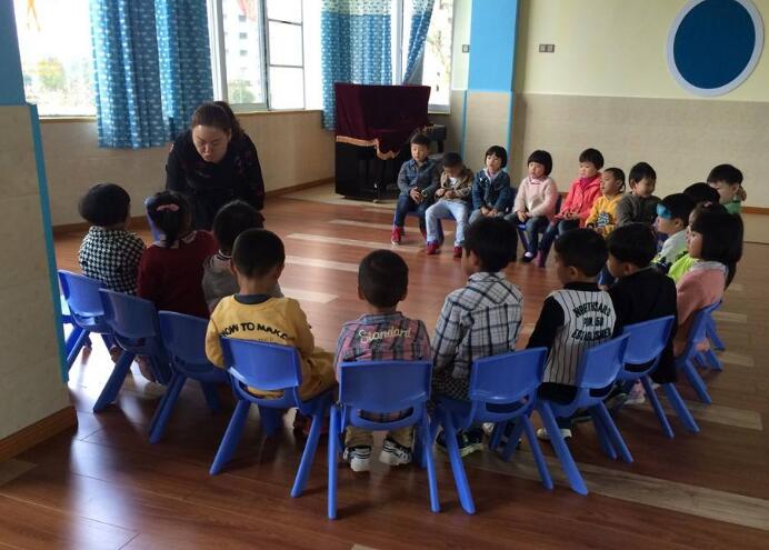 小班会变的表情教案1