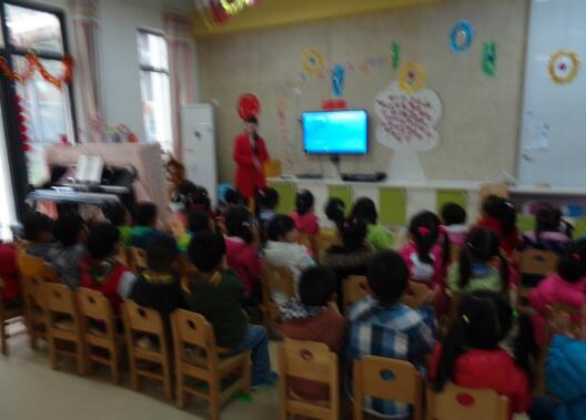 小班会变的表情教案3