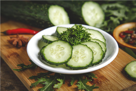 有哪些食物热量低对瘦身有帮助 吃黄瓜真的能减肥吗