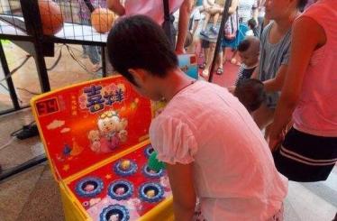 大班欢乐打地鼠教案2