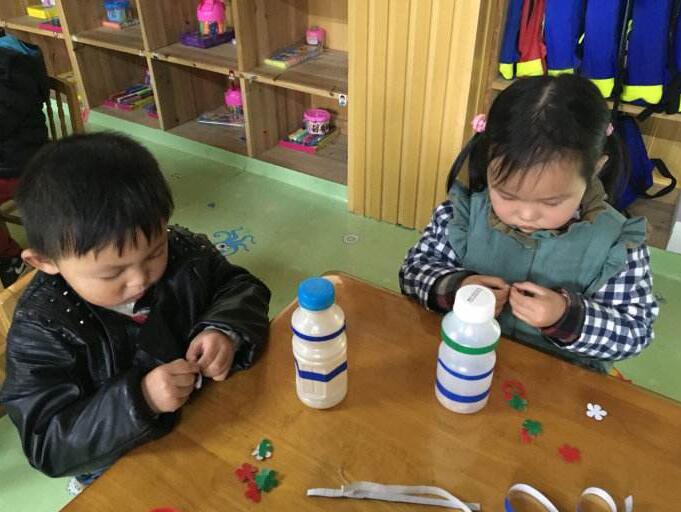 小班我和响瓶一起玩教案1