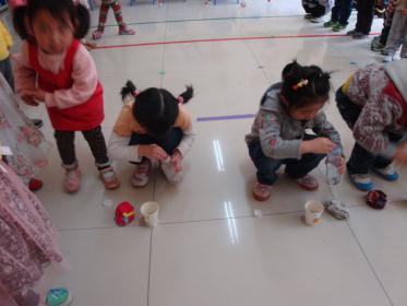 小班科学响瓶摇摇教案3