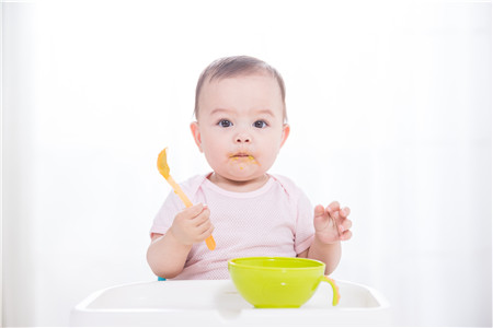 四個月寶寶可以吃米粉嗎