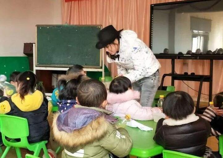 小班数学认识白天和黑夜教案3