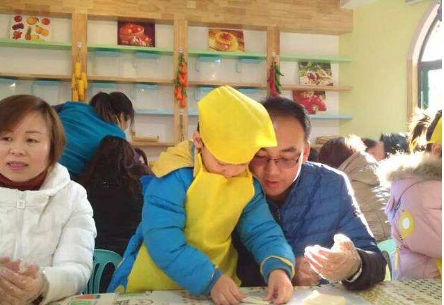 小班音乐快乐的小厨师教案2