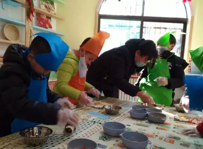 小班音乐快乐的小厨师教案3