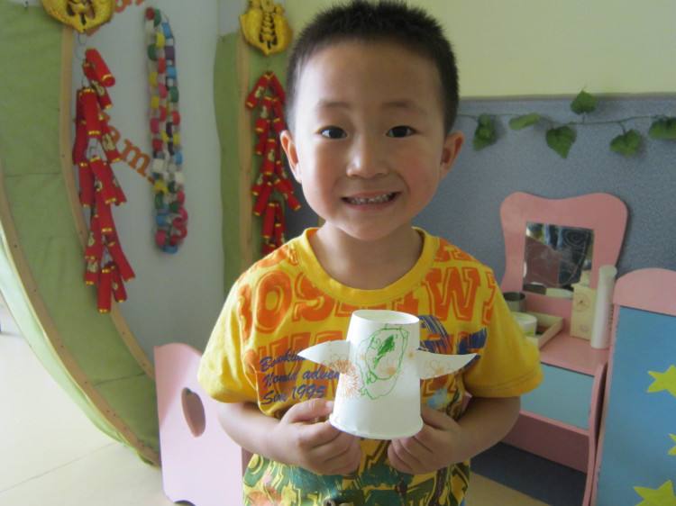 小班彩纸飘飘教案2