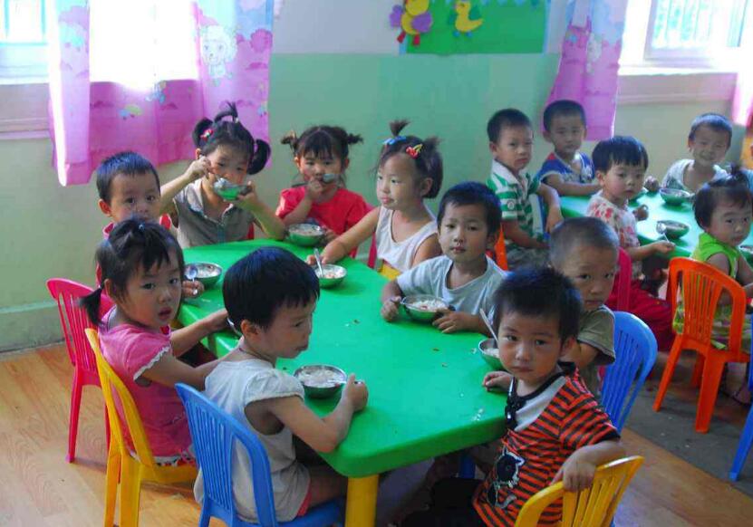 好吃的红色食物小班教案1