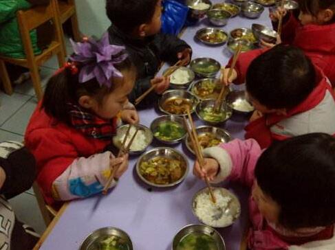 好吃的红色食物小班教案2