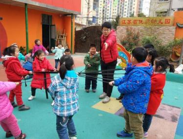 小班体育教案聪明的小兔2