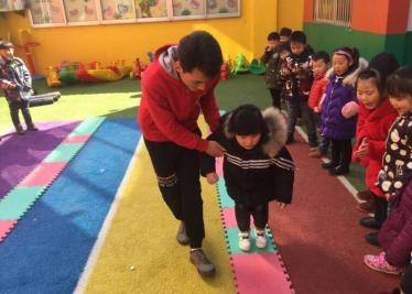 小班体育教案聪明的小兔3