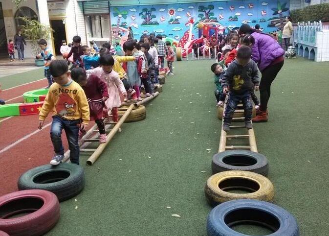 小班聪明的小兔子教案1