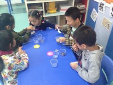 大班科学神奇的圈教案1