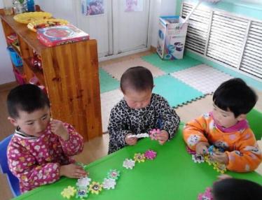 小班游戏玩具一起玩教案3