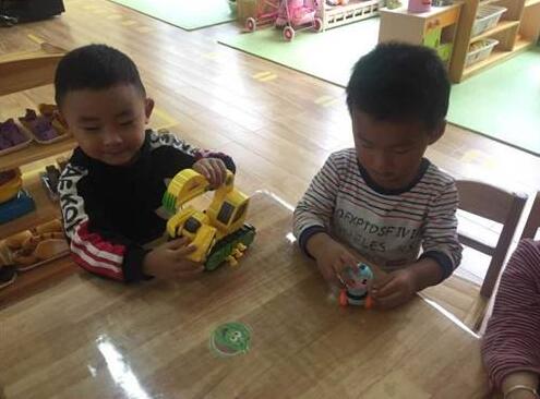 幼儿园一起玩玩具教案2