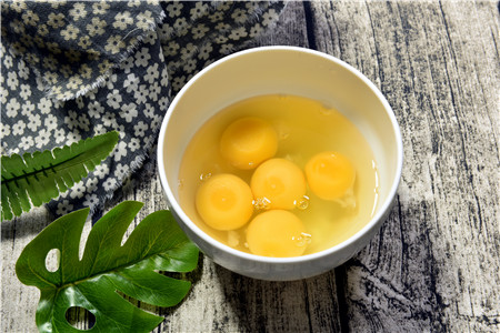 6个月宝宝鸡蛋黄怎么吃