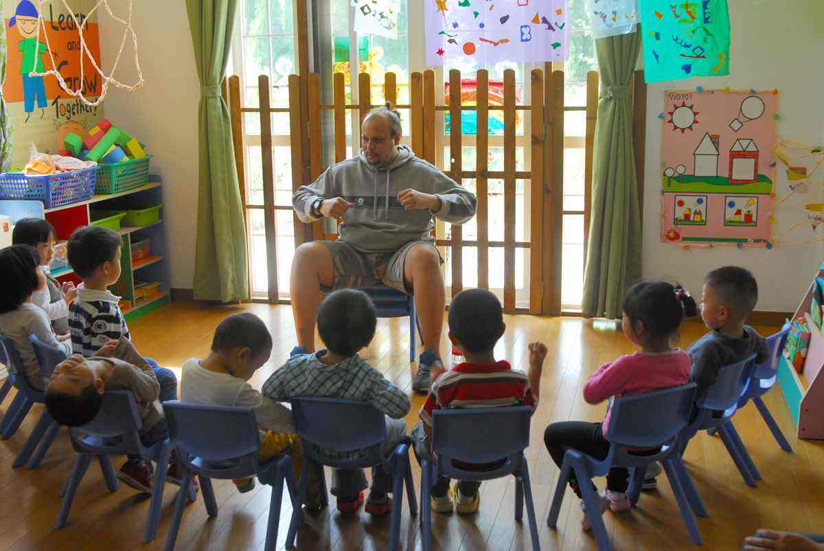 幼儿园游戏听指挥教案1