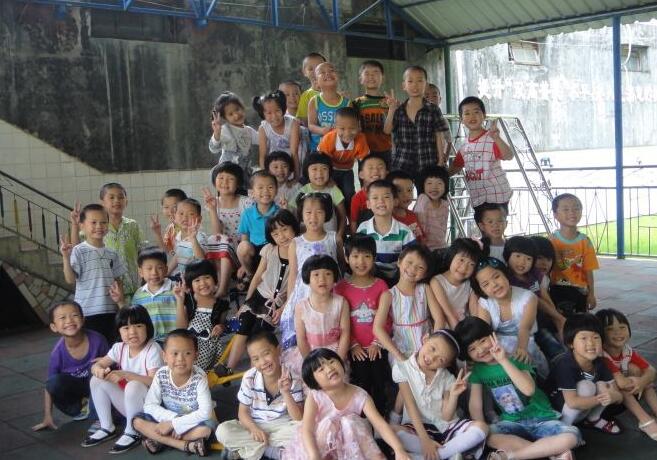 小班健康爱笑的宝宝人人爱教案2