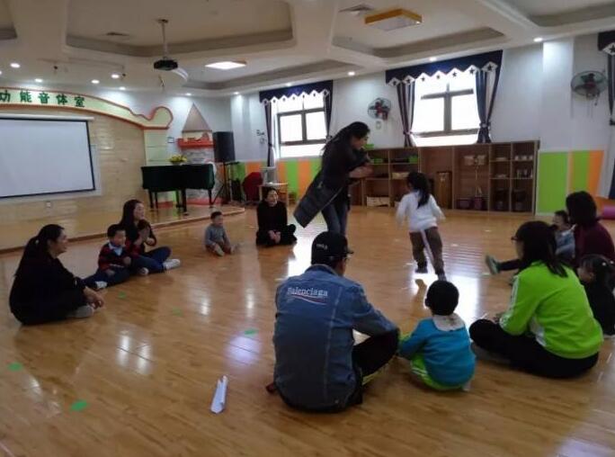 小班健康爱笑的宝宝人人爱教案3