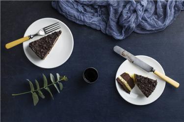 慢性咽炎可以吃巧克力蛋糕吗1