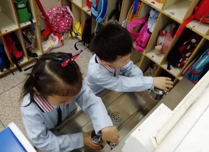 小班饭后漱口健康教案1