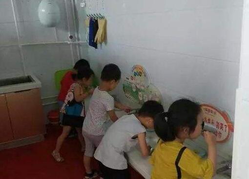 我会漱口小班健康教案2