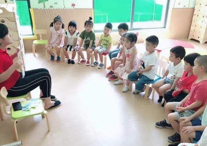 小班神秘的箱子教案2