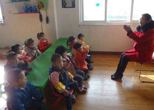 幼儿园音乐房子里有箱子教案1