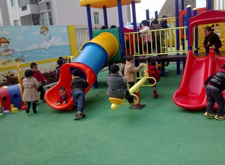小班安安全全玩滑梯教案1