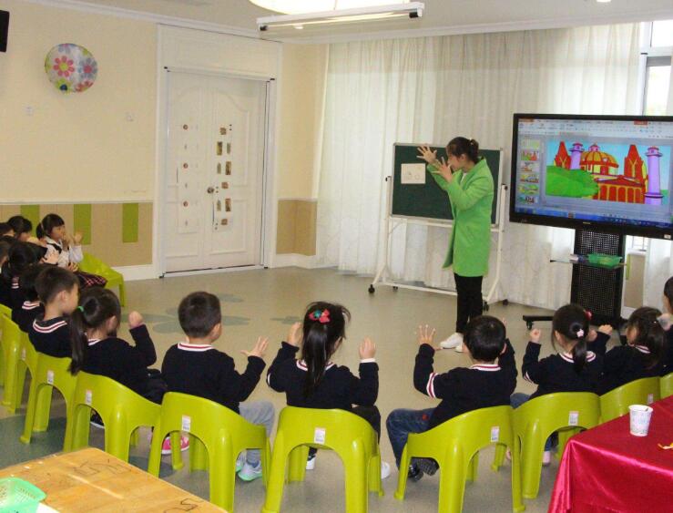 幼儿园荷叶姐姐的伞教案1