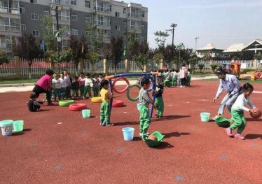 中班体育可爱的毛毛虫教案3