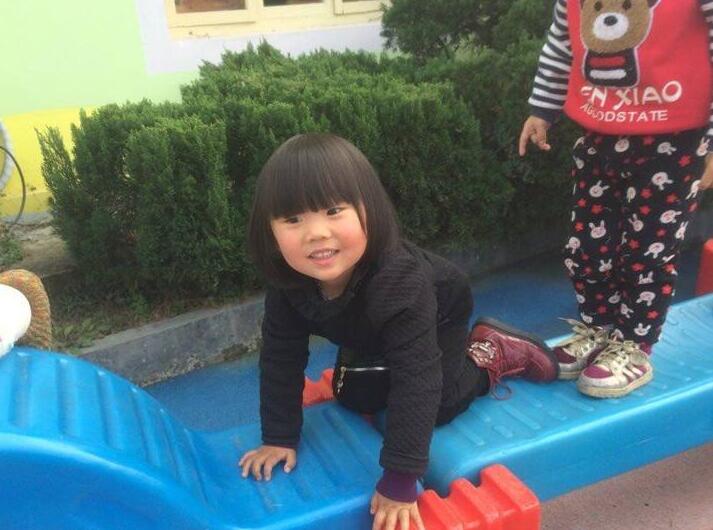小班体育跳跳乐教案3
