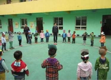 幼儿园大班母鸡和小鸡教案3
