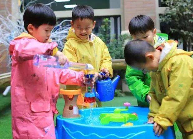 小班水宝宝搬家科学教案3