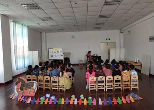 幼儿园月亮婆婆喜欢我教案2