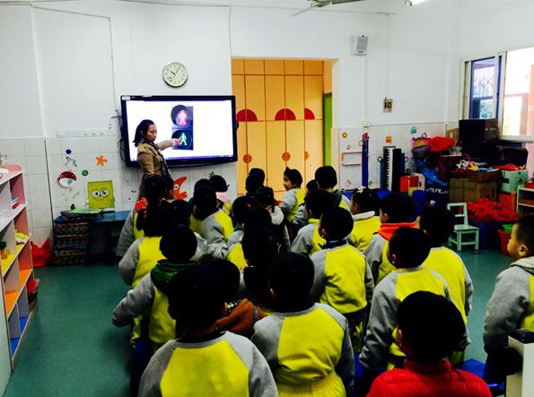 大班安全十字路口教案2